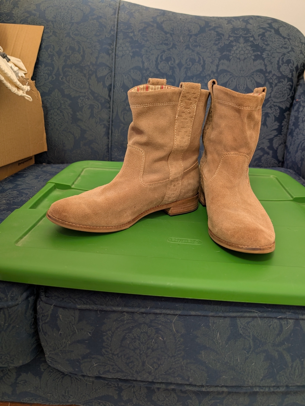 Toms Women's Suede Ankle Boots in Tan